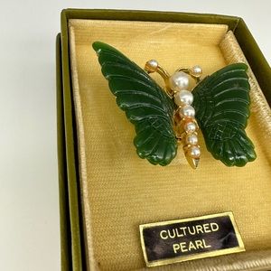 FAUX JADE BUTTERFLY PEARL BROOCH VINTAGE COLLECTION